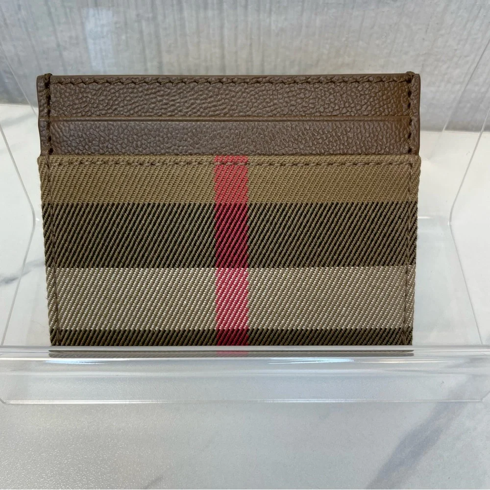 Burberry Cardholder! Brand New With Tag & Packaging! Wallet